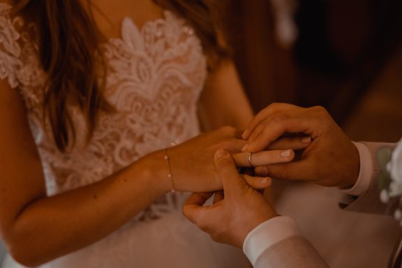 Austausch von Hochzeitsringe vom Fotograf aus dem Ostalbkreis